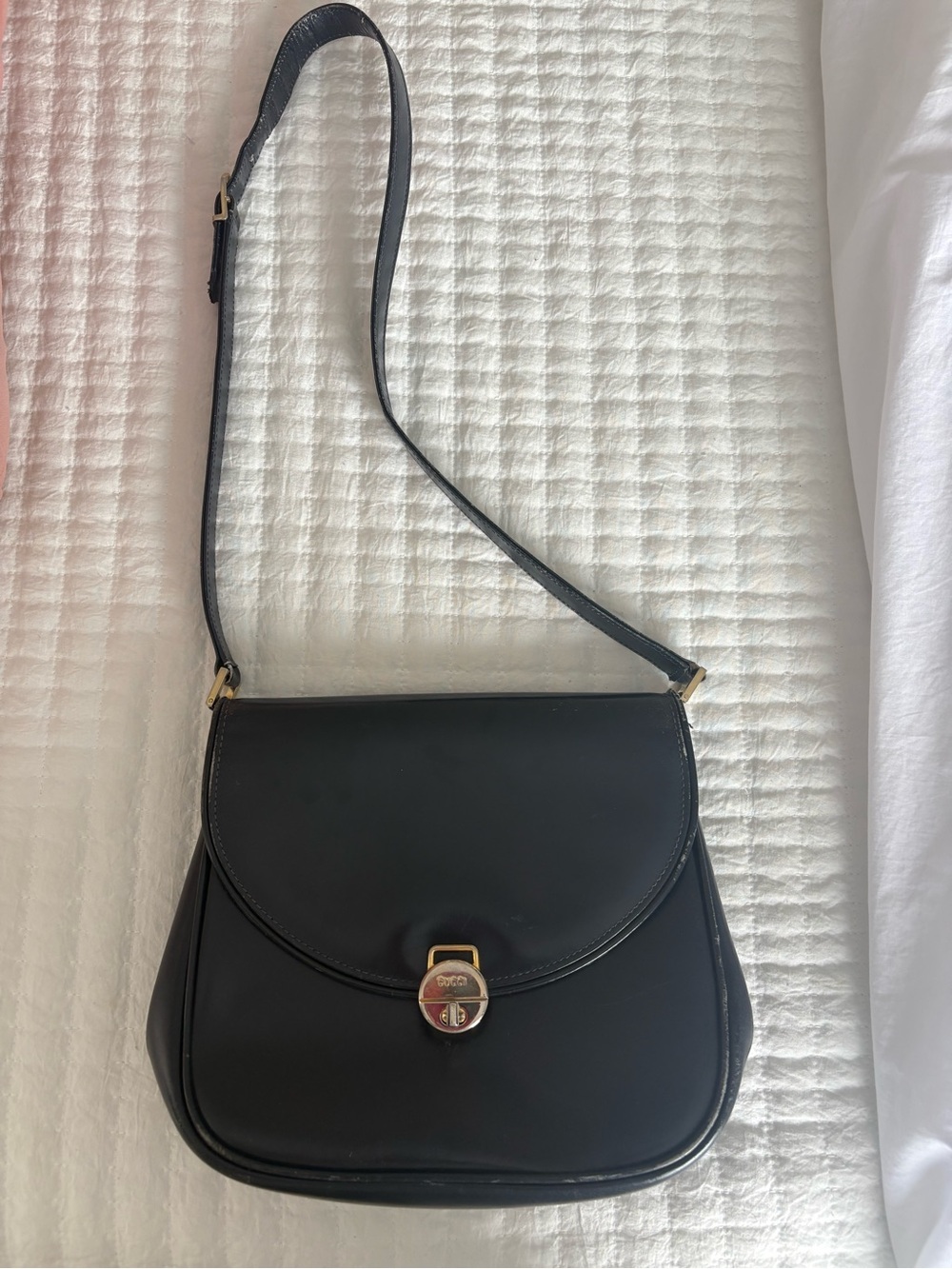 Vintage Gucci Navy Blue Leather Crossbody Bag with Gold Clasp